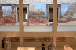 New courtyard supports frame partially reconstructed walls in the Neues Museum